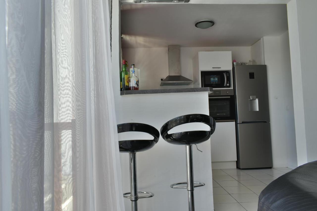 Ebt Housse, Appartement, Jacuzzi Vue Mer, 10 Min Aeroport Et Port Baimbridge Exterior foto