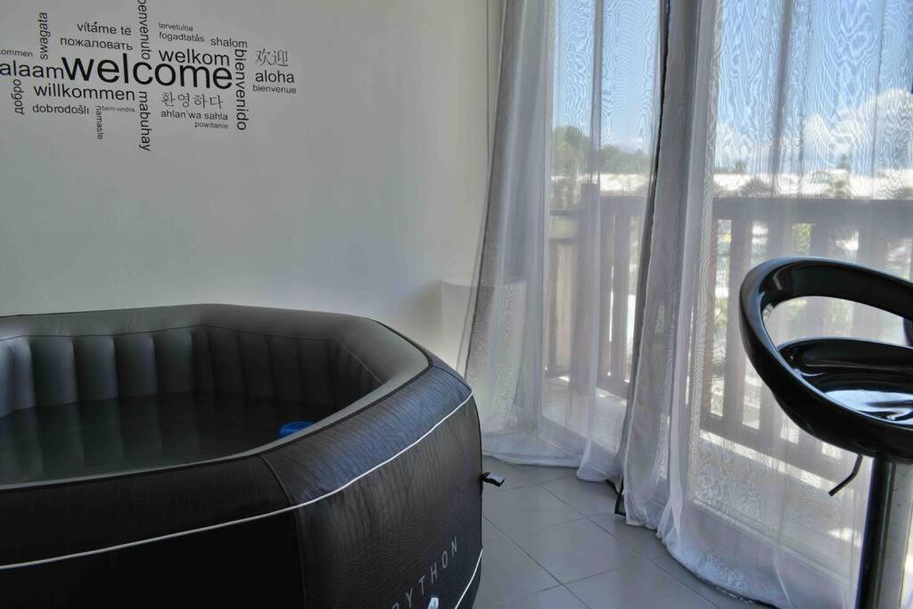 Ebt Housse, Appartement, Jacuzzi Vue Mer, 10 Min Aeroport Et Port Baimbridge Exterior foto